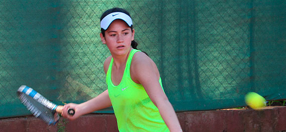 María Paz Núñez destaca entre los finalistas de la Copa Club de Tenis Inglés